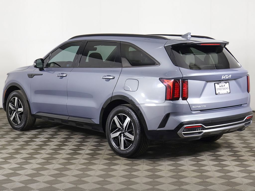 Used 2023 Kia Sorento S w/ Panoramic Sunroof Package FWD image 11