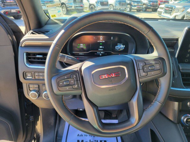 Used 2024 GMC Yukon AT4 w/ AT4 Premium Package AWD/4WD image 13