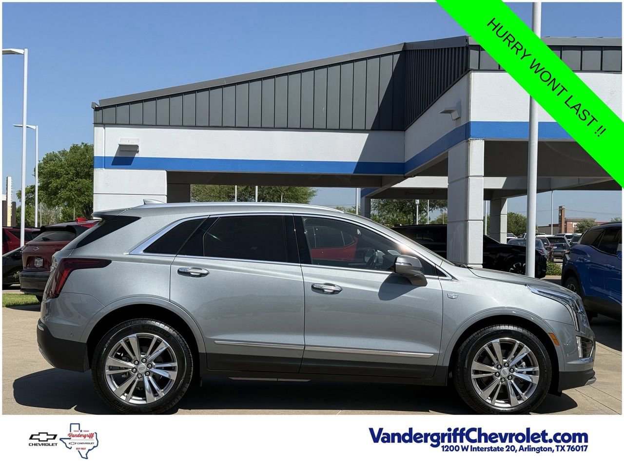 Used 2023 Cadillac XT5 Premium Luxury w/ Platinum Package AWD/4WD image 3