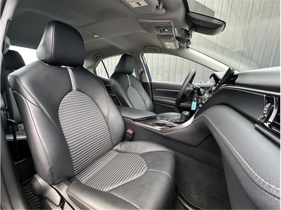 Used 2024 Toyota Camry SE AWD/4WD image 4