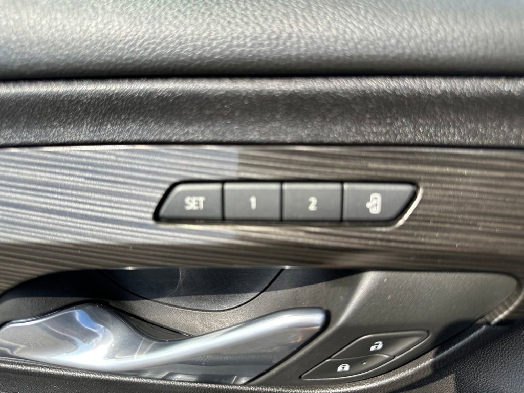 Used 2024 GMC Terrain SLT image 30