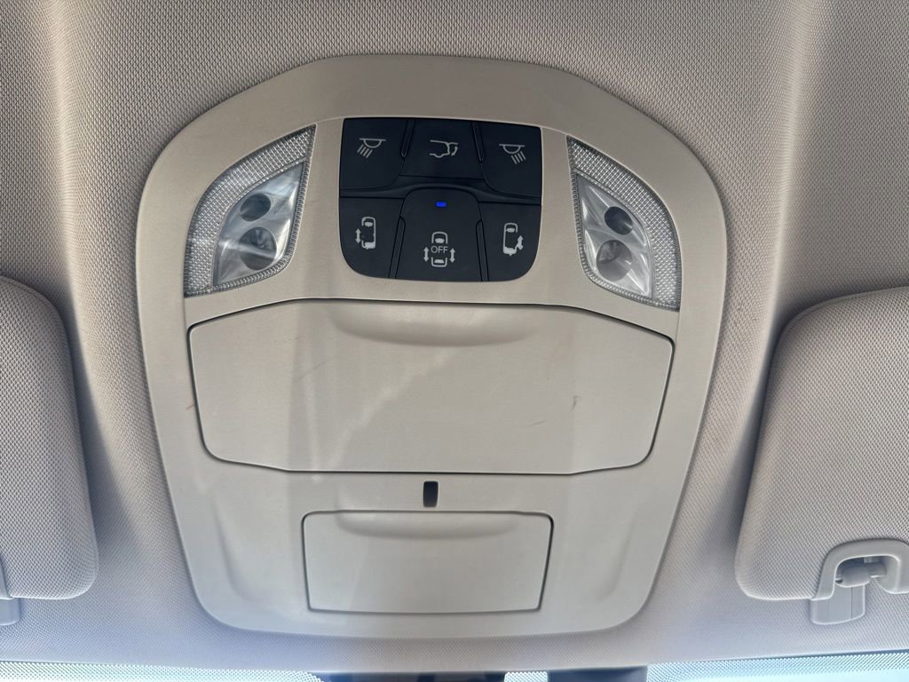 Used 2018 Chrysler Pacifica Touring-L FWD image 10
