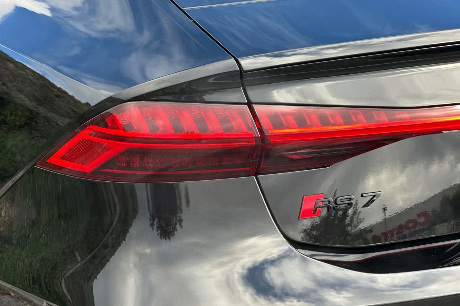 Used 2024 Audi RS 7 Performance w/ Black Optic Package image 32
