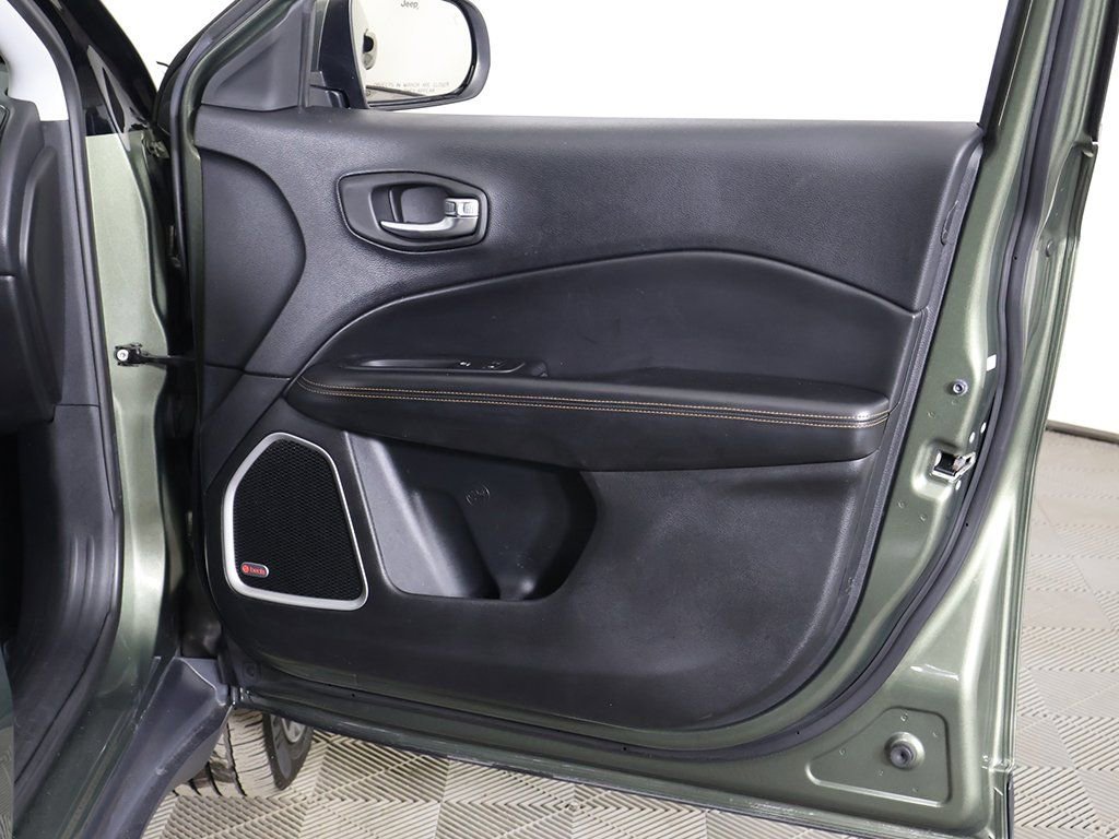 Used 2017 Jeep Compass Limited w/ Safe & Security Group AWD/4WD image 22