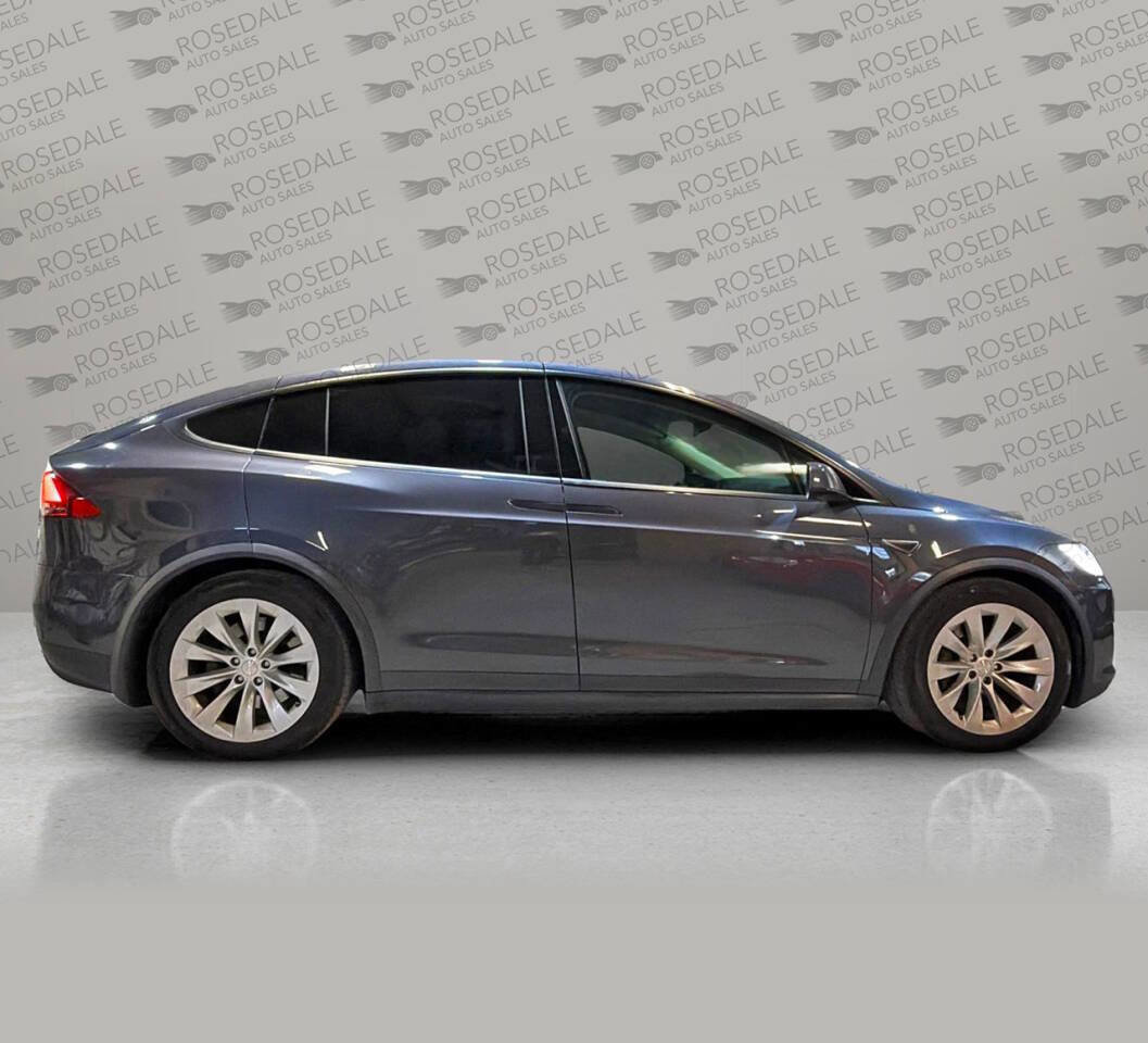 Used 2016 Tesla Model X 60D image 8