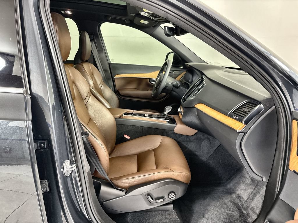 Used 2022 Volvo XC90 T6 Momentum w/ Protection Package Premier AWD/4WD image 27