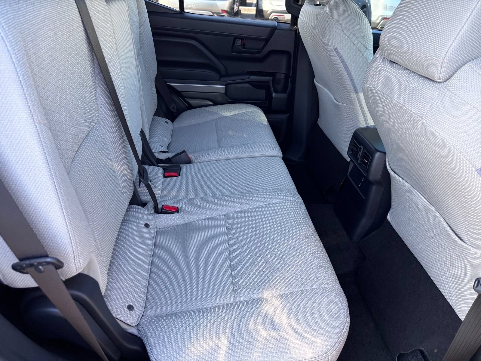 Used 2025 Toyota 4Runner SR5 AWD/4WD image 15