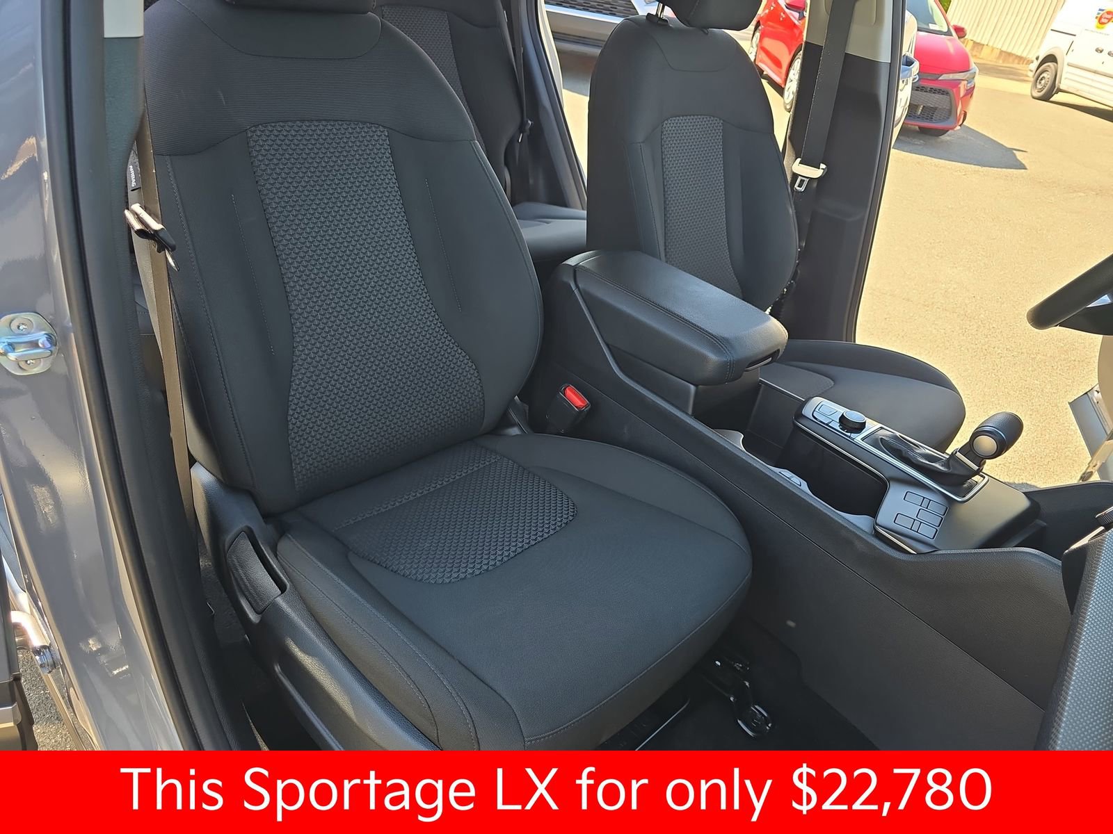 Used 2025 Kia Sportage LX FWD image 16