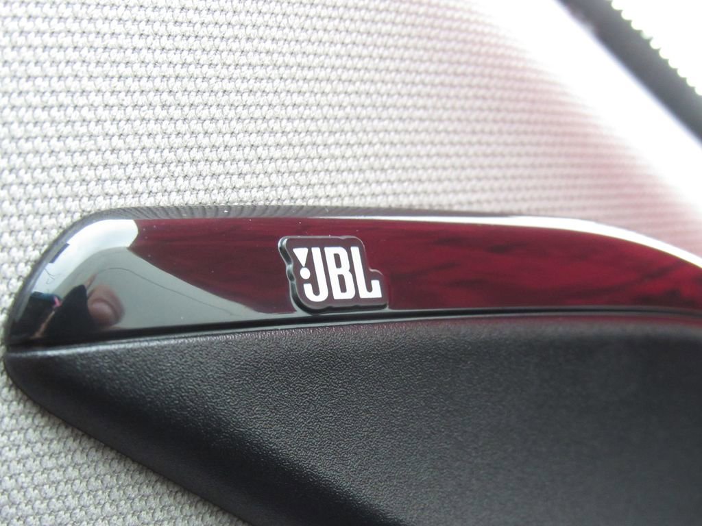 Certified 2024 Toyota Venza Limited image 32