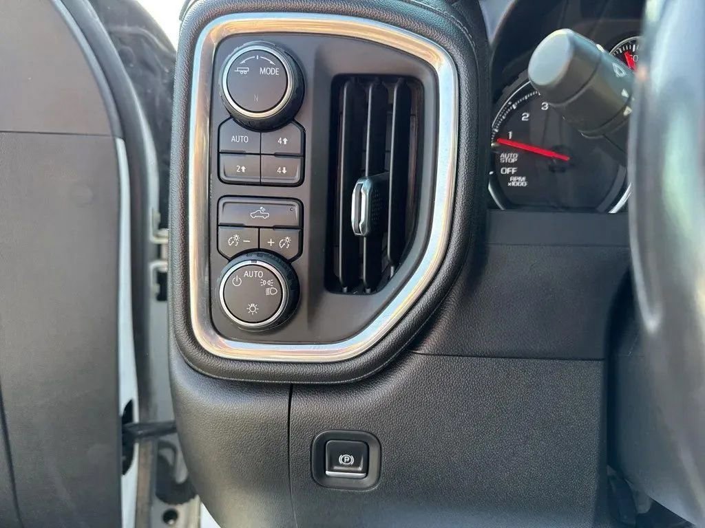 Used 2021 Chevrolet Silverado 1500 LT w/ True North Edition Plus AWD/4WD image 22