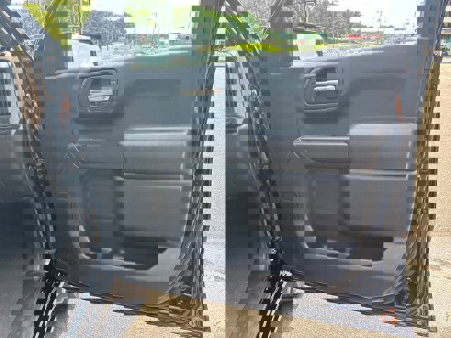 New 2025 GMC Sierra 1500 Pro w/ Graphite Edition image 40