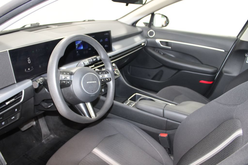 Used 2025 Hyundai Sonata SEL FWD image 16