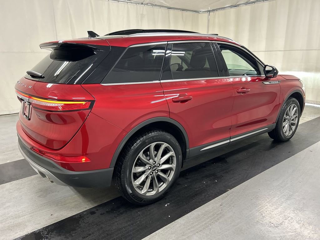 Used 2022 Lincoln Corsair Standard w/ Premium Package image 2