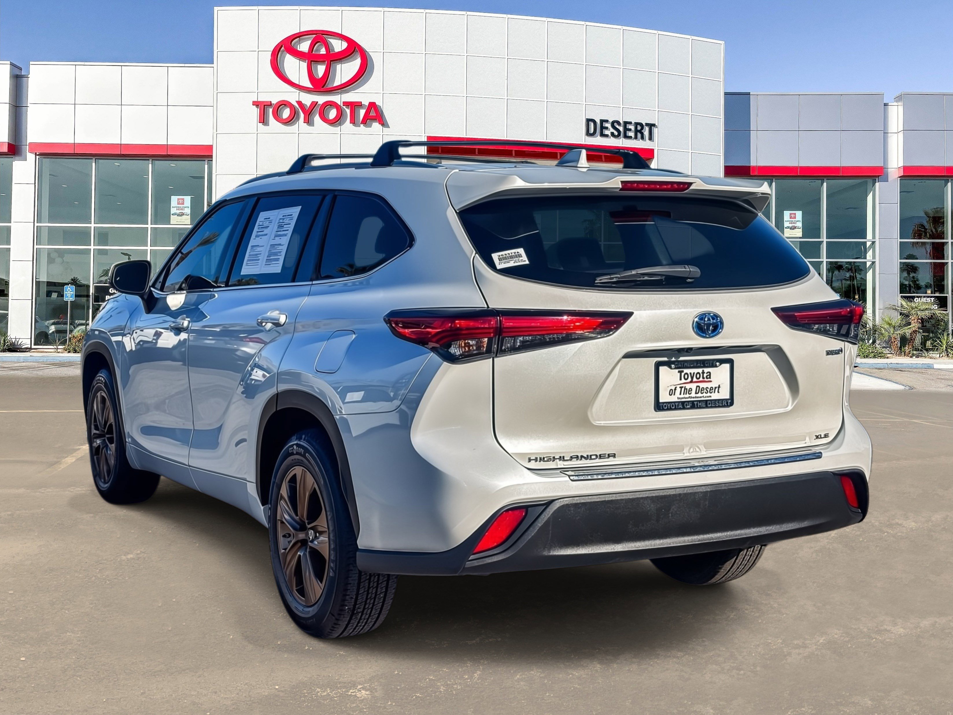 Used 2022 Toyota Highlander Bronze Edition image 5