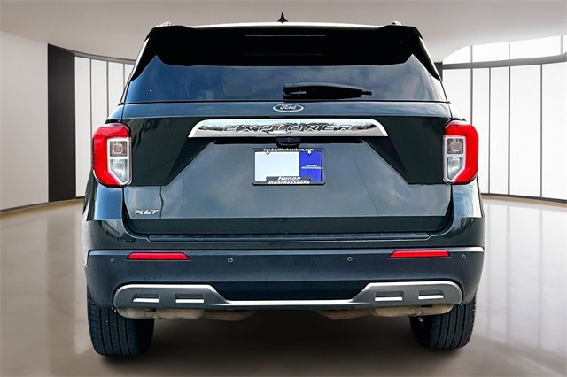 Used 2022 Ford Explorer XLT w/ Equipment Group 202A image 5
