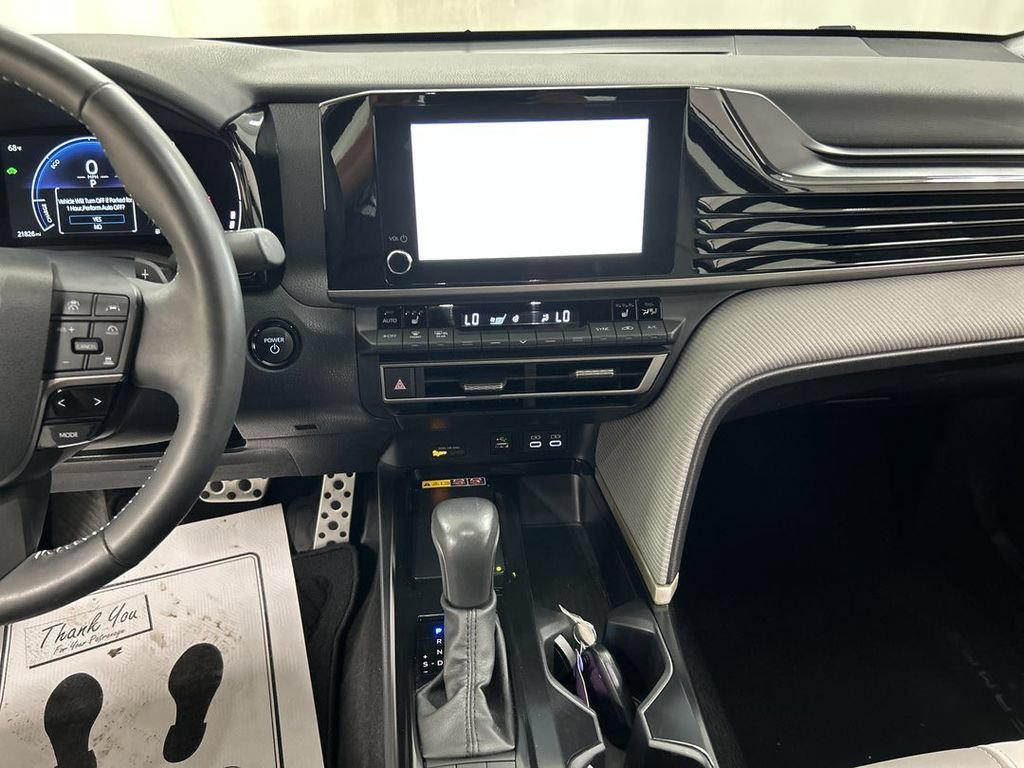 Used 2025 Toyota Camry SE w/ Convenience Package AWD/4WD image 18