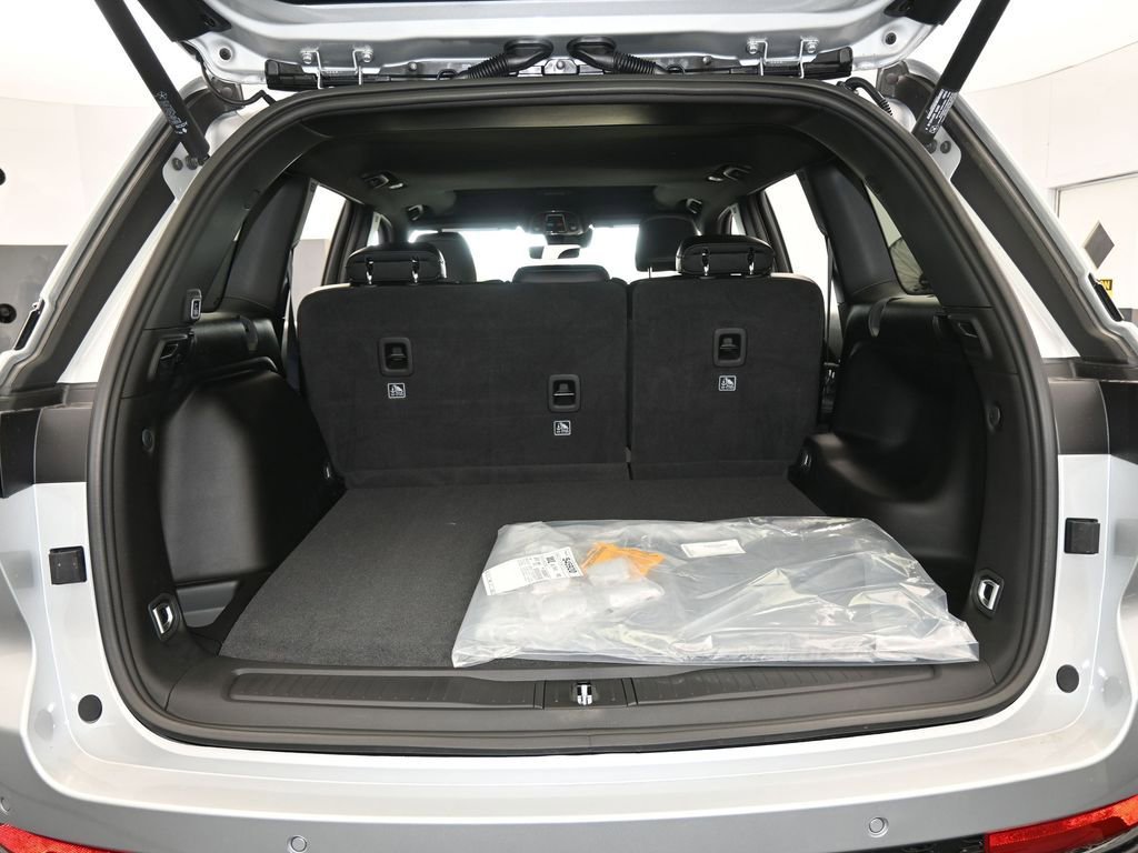 New 2025 Jeep Grand Cherokee Altitude image 32