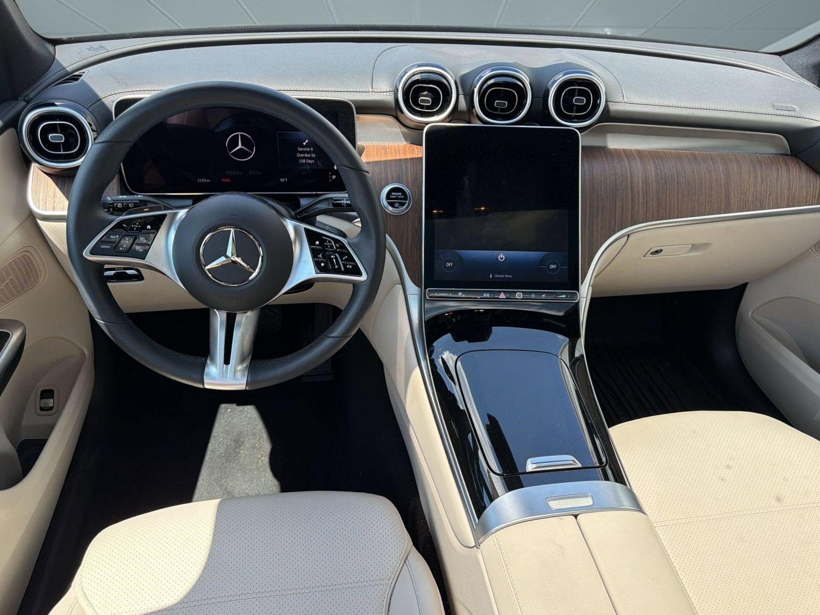 Used 2024 Mercedes-Benz GLC 300 4MATIC image 29