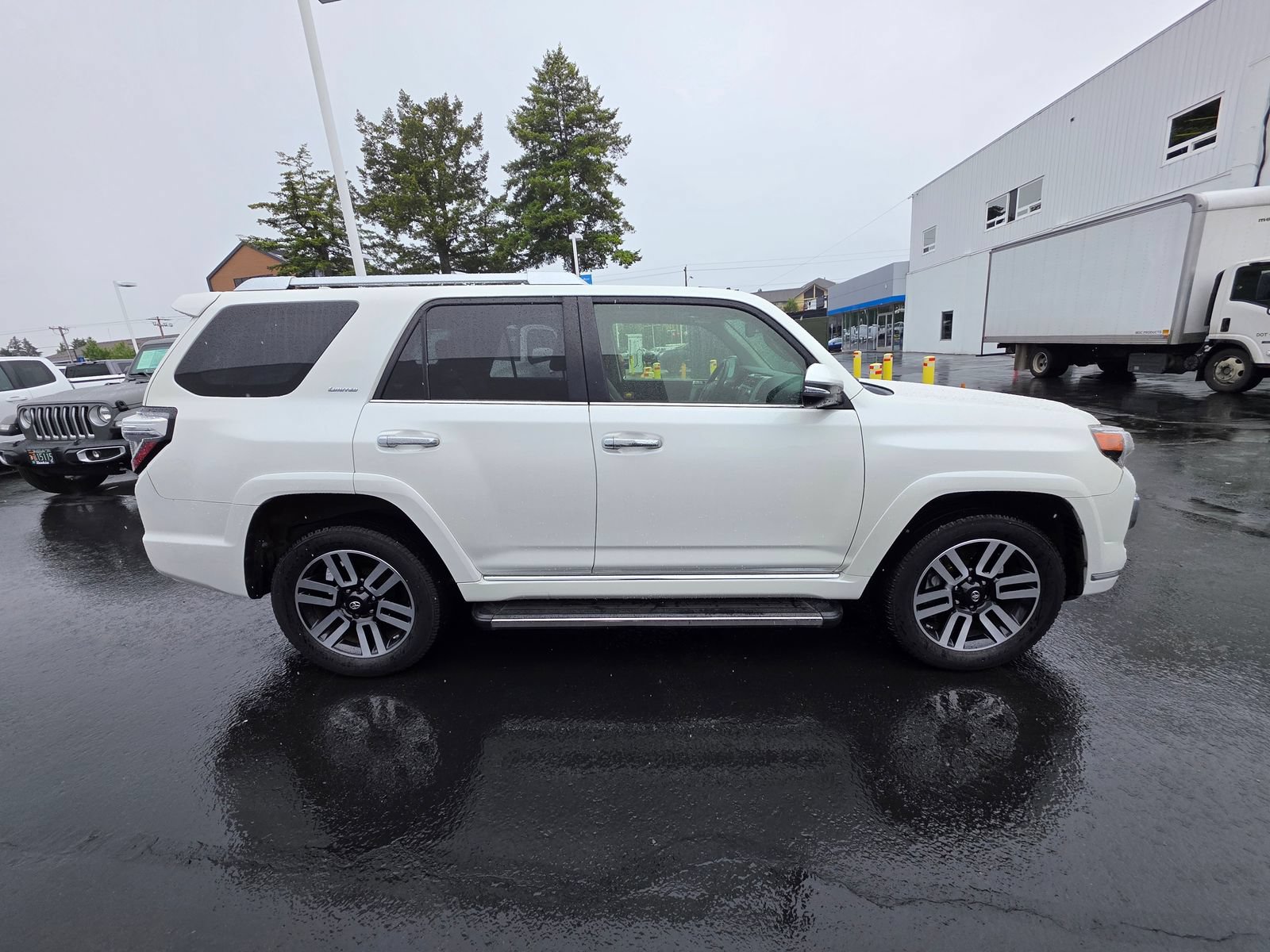 Used 2016 Toyota 4Runner Limited AWD/4WD image 4