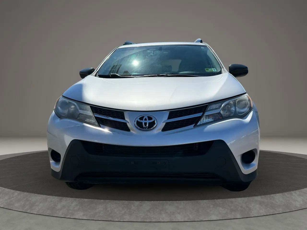 Used 2015 Toyota RAV4 LE AWD/4WD image 3