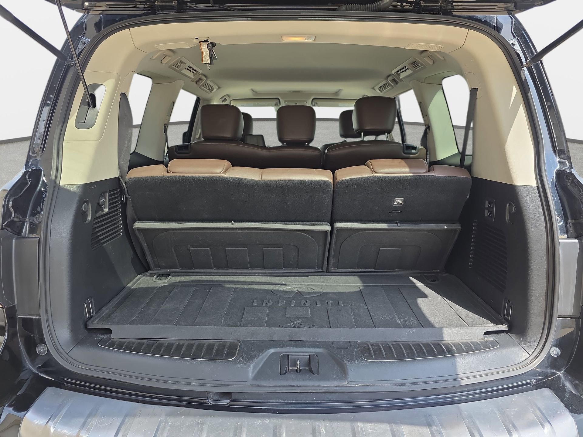 Used 2021 INFINITI QX80 Premium Select w/ All-Season Package image 12