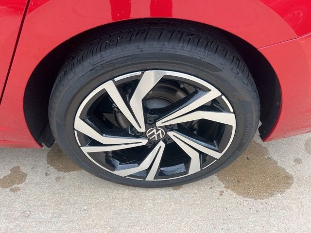 Used 2025 Volkswagen Jetta SEL image 11