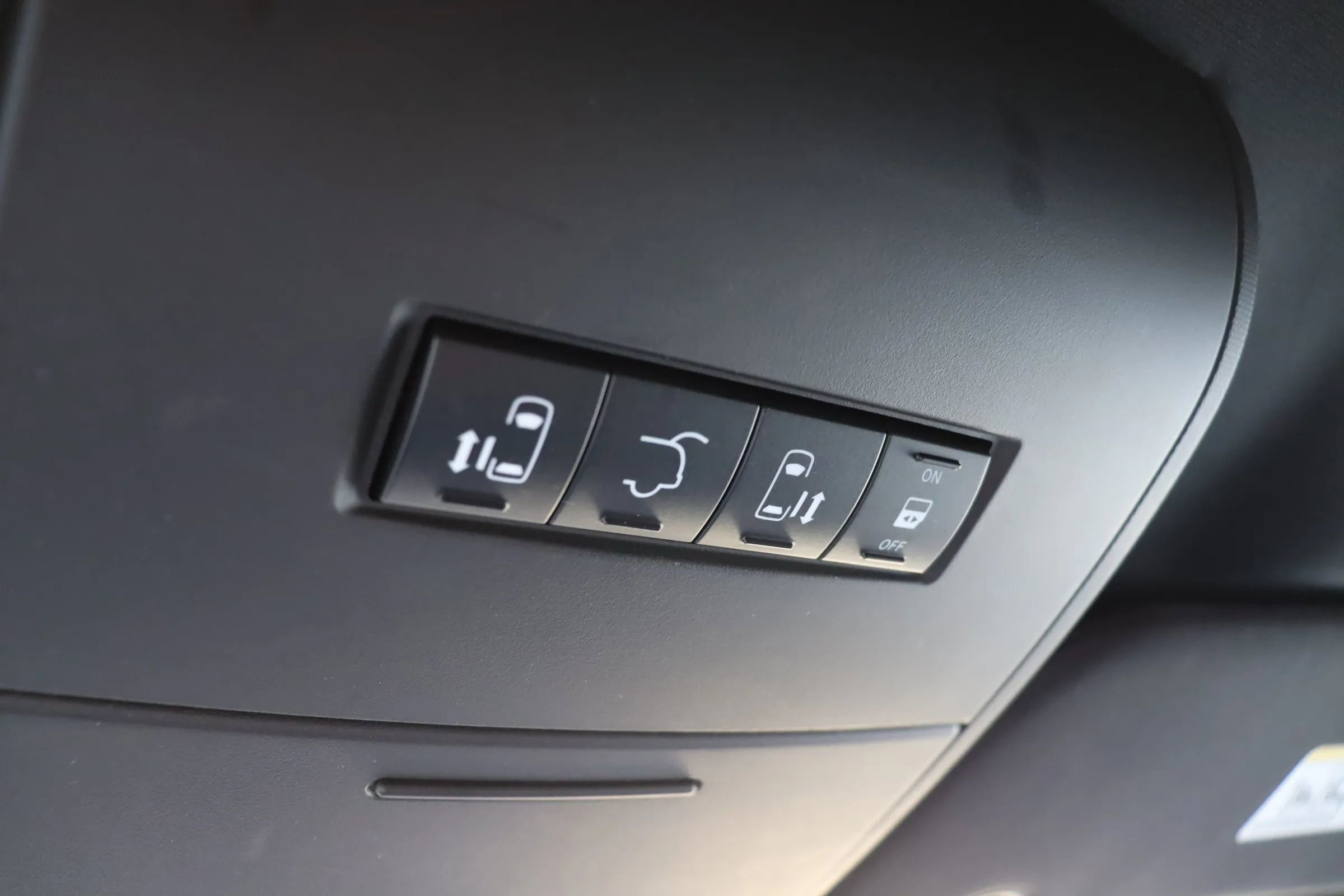 Used 2017 Dodge Grand Caravan SXT image 17