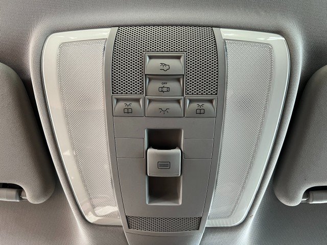 Used 2010 Mercedes-Benz E 550 Coupe image 27