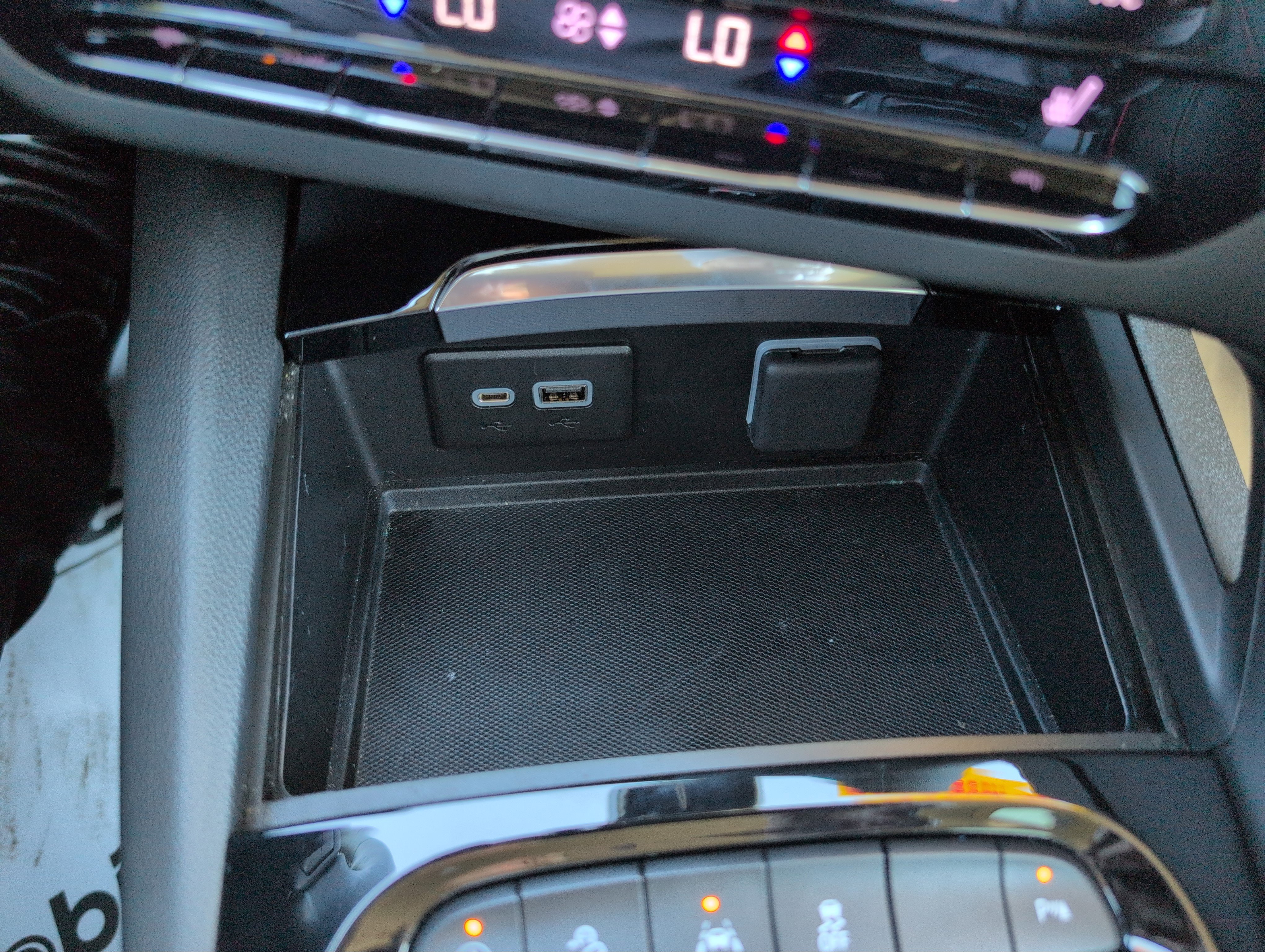 Used 2023 Buick Envision Essence w/ Sport Touring Package image 23