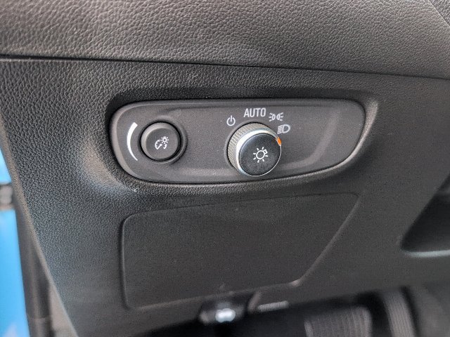 Used 2025 Buick Encore GX Sport Touring AWD/4WD image 23