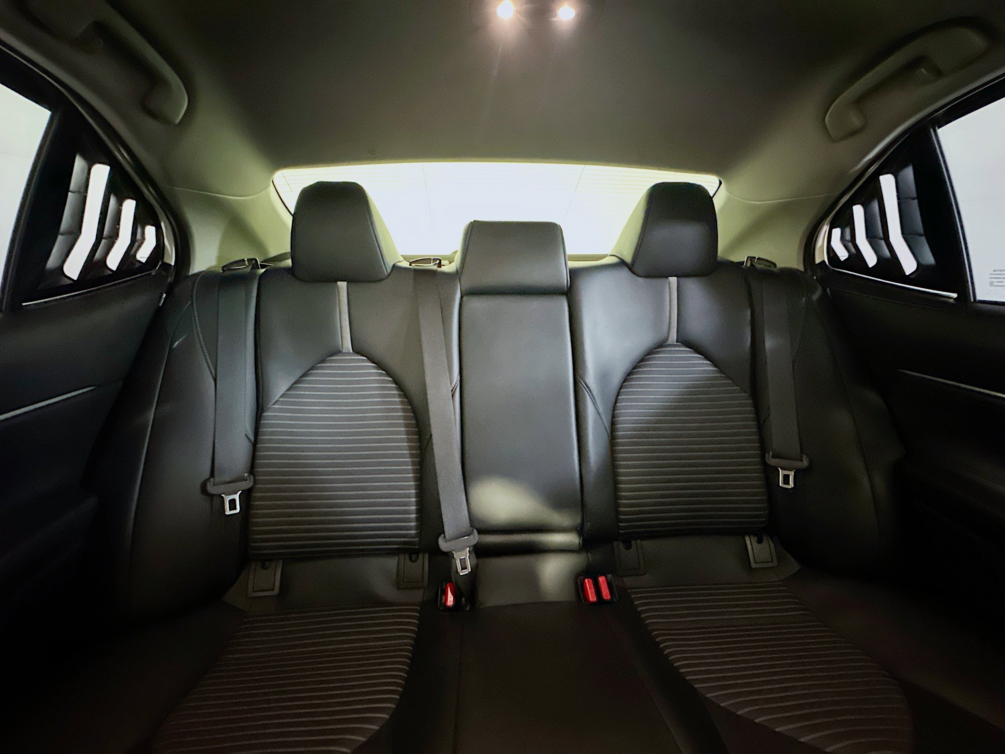 Used 2022 Toyota Camry SE w/ Audio Upgrade Package FWD image 30