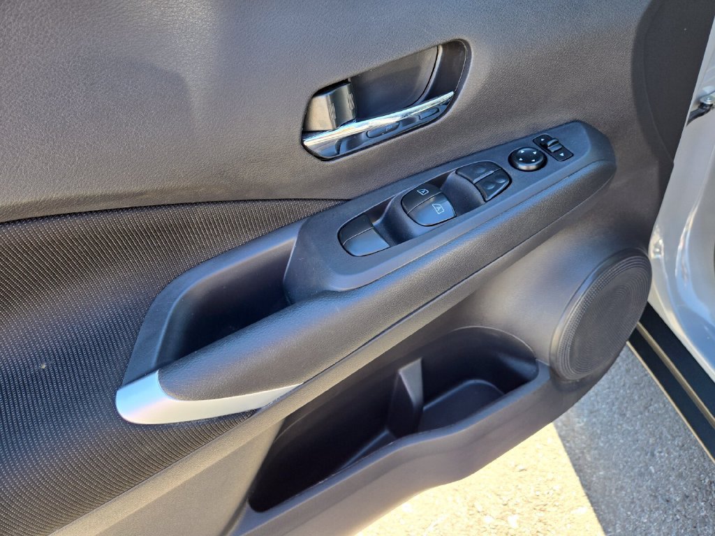 Certified 2024 Nissan Kicks SV FWD image 12