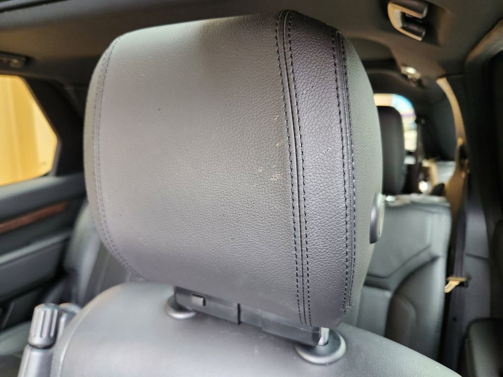 Used 2018 Land Rover Discovery HSE image 14