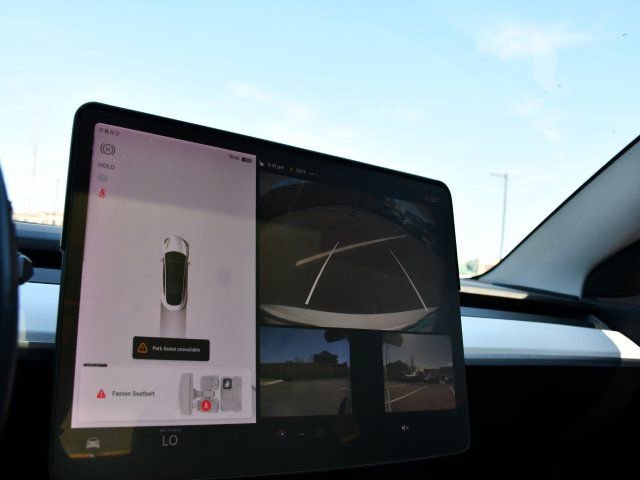 Used 2020 Tesla Model 3 Standard Range image 12