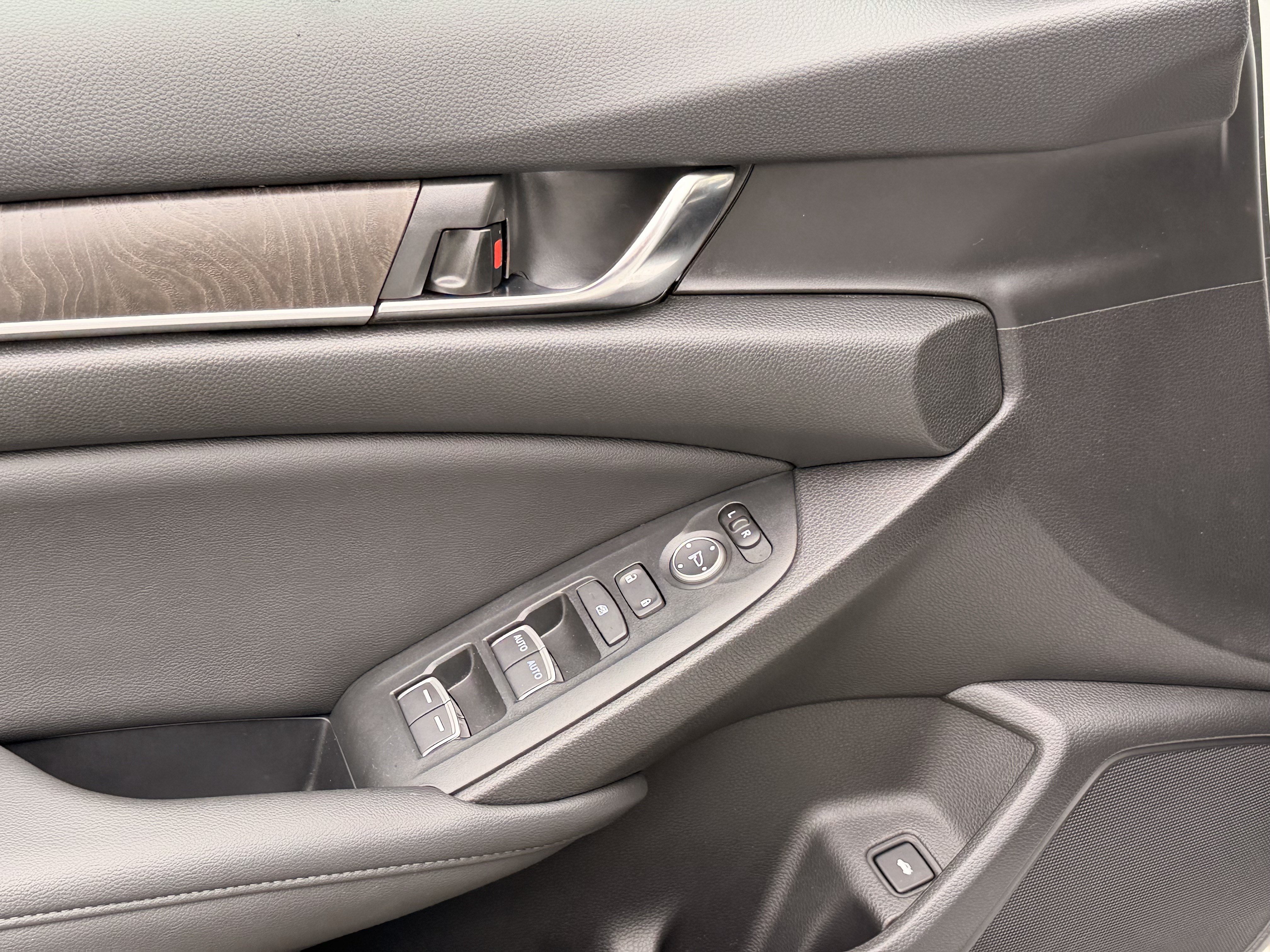 Certified 2021 Honda Accord EX image 10