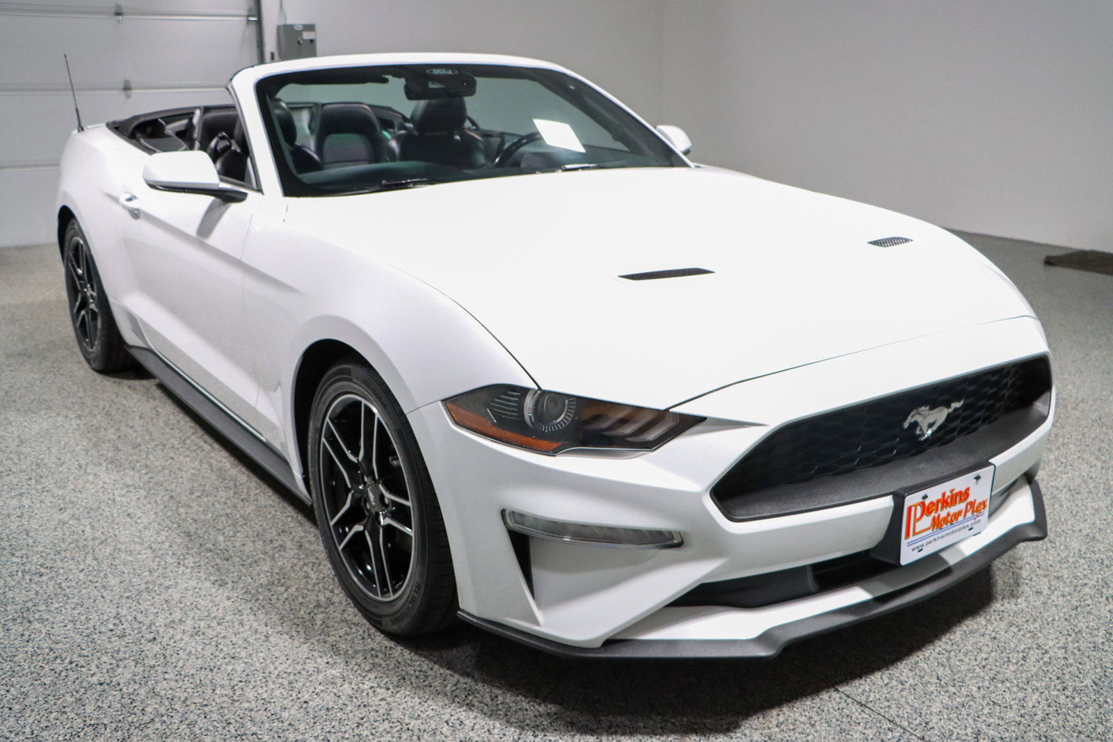Used 2022 Ford Mustang Premium RWD image 5