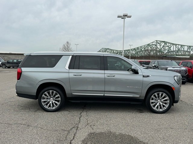 Used 2024 GMC Yukon XL Denali w/ Advanced Technology Package image 6