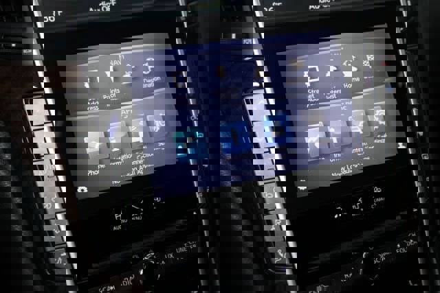 Used 2014 INFINITI Q50 Premium w/ Deluxe Technology Package image 18