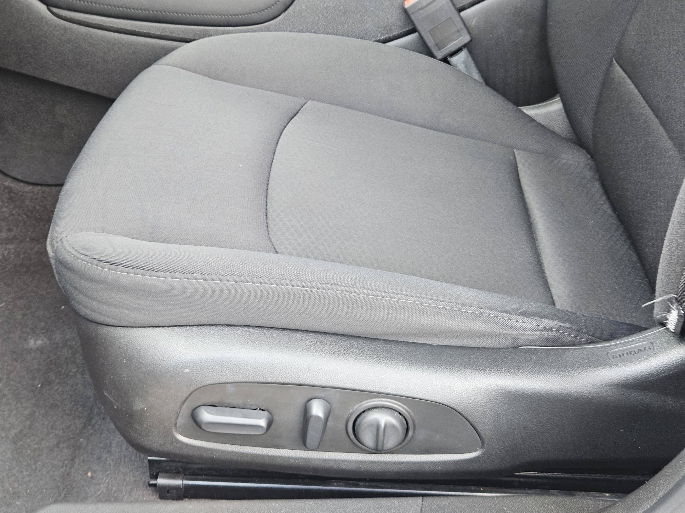 Used 2016 Chevrolet Malibu LT FWD image 22