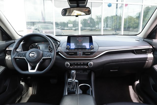 Used 2024 Nissan Altima 2.5 SV FWD image 29