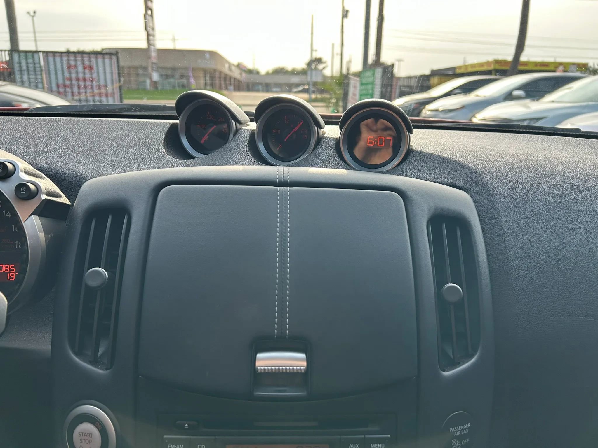 Used 2012 Nissan 370Z Coupe RWD image 15