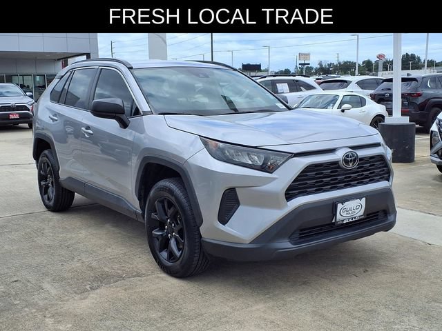 Used 2021 Toyota RAV4 LE FWD image 4