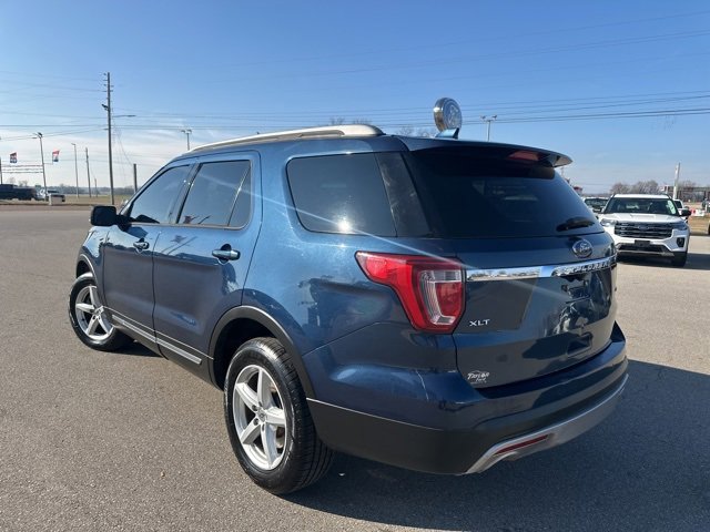 Used 2017 Ford Explorer XLT image 18