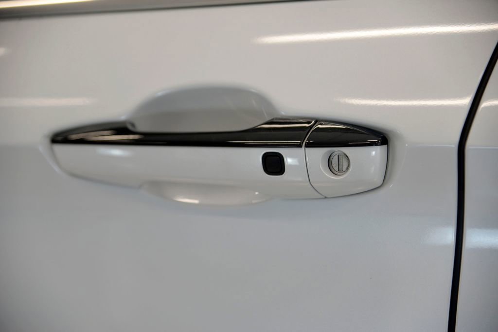 Used 2023 Mitsubishi Outlander SE Black Edition image 13