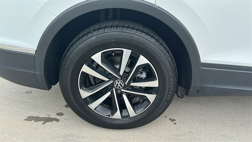 Used 2023 Volkswagen Tiguan S image 16