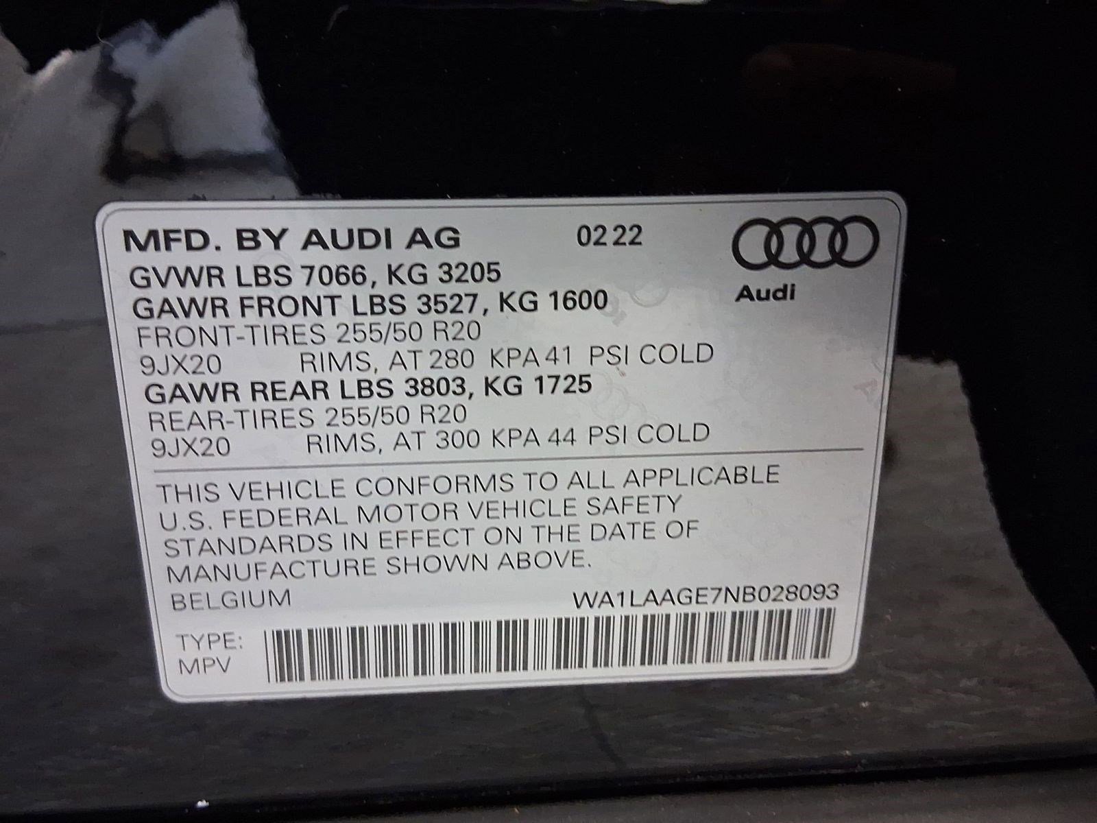 Used 2022 Audi e-tron Premium Plus w/ Premium Plus Package image 18