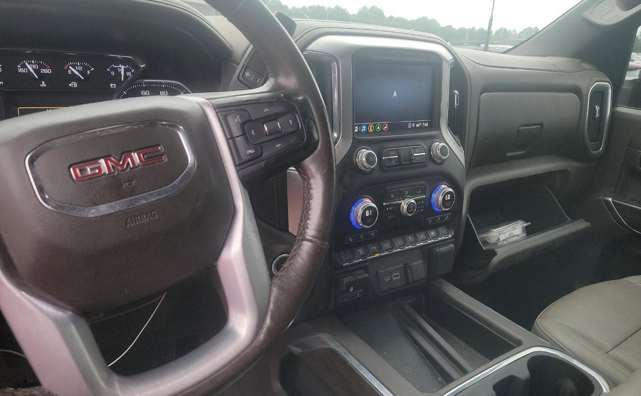Used 2021 GMC Sierra 3500 SLT w/ SLT Preferred Package AWD/4WD image 16