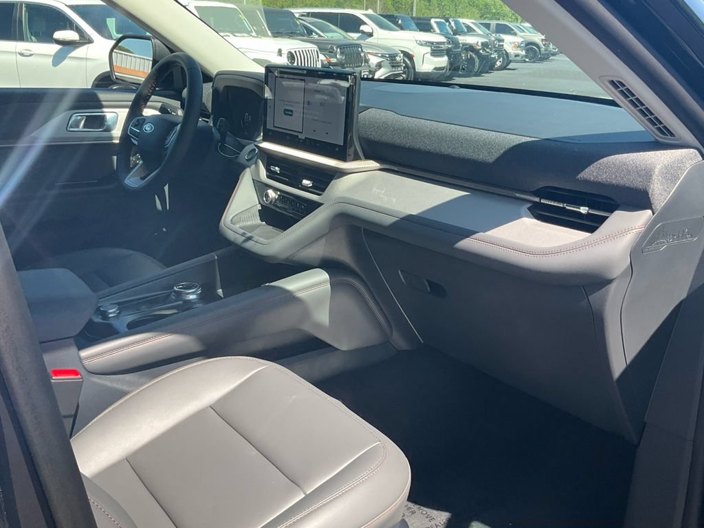 New 2026 Ford Explorer Active w/ Active Comfort Package RWD image 11