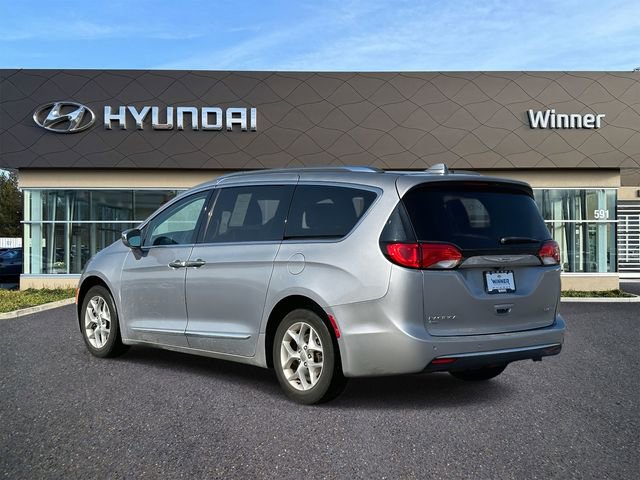 Used 2019 Chrysler Pacifica Limited image 2