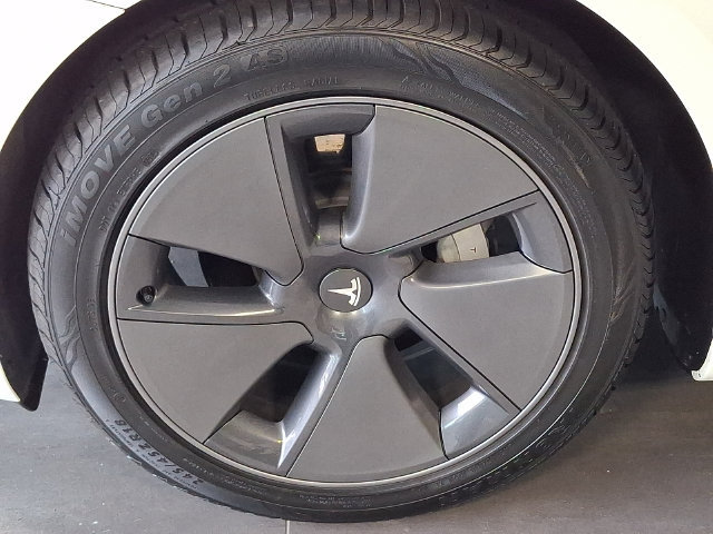 Used 2023 Tesla Model 3 Standard Range RWD image 10